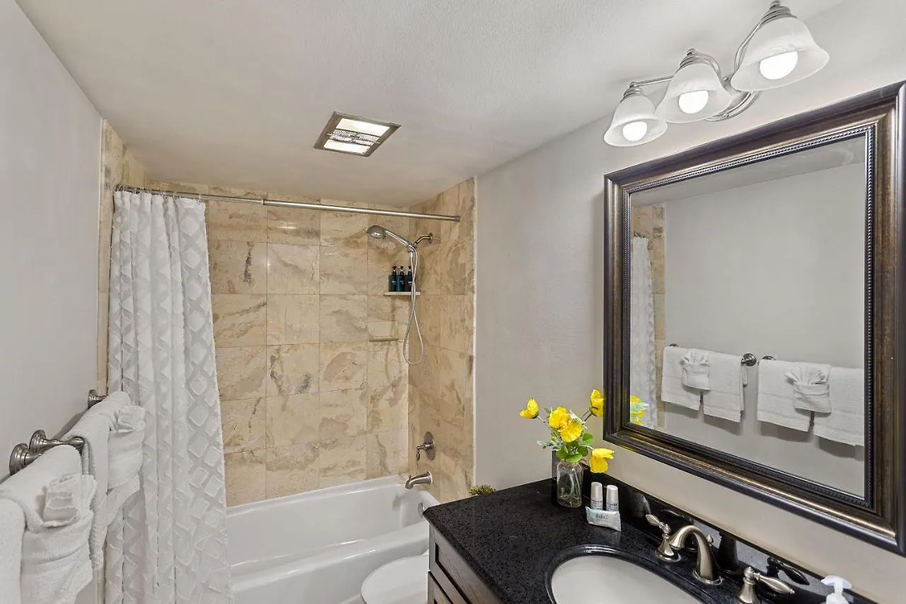 Island Surf 304 - Renovated, Ocean Views, Split Ac Villa Kihei Nyaraló