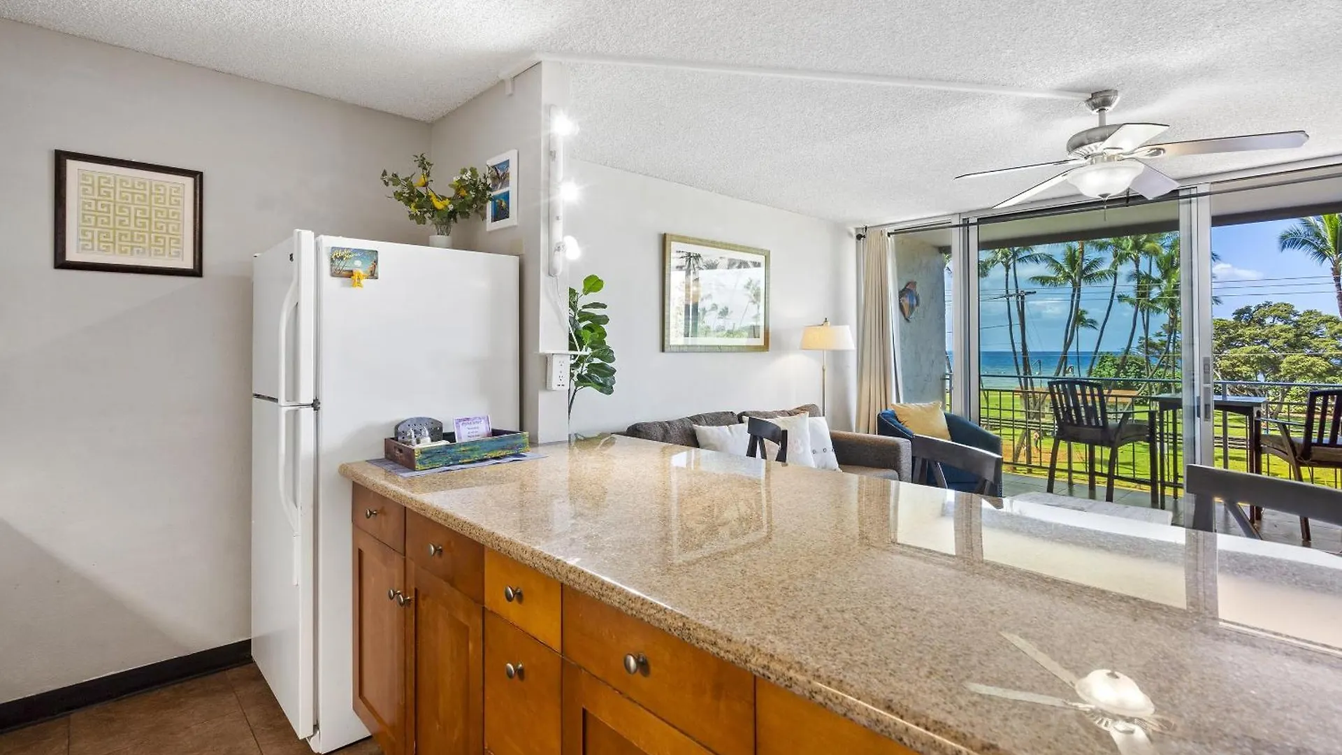 Island Surf 304 - Renovated, Ocean Views, Split Ac Villa Kihei