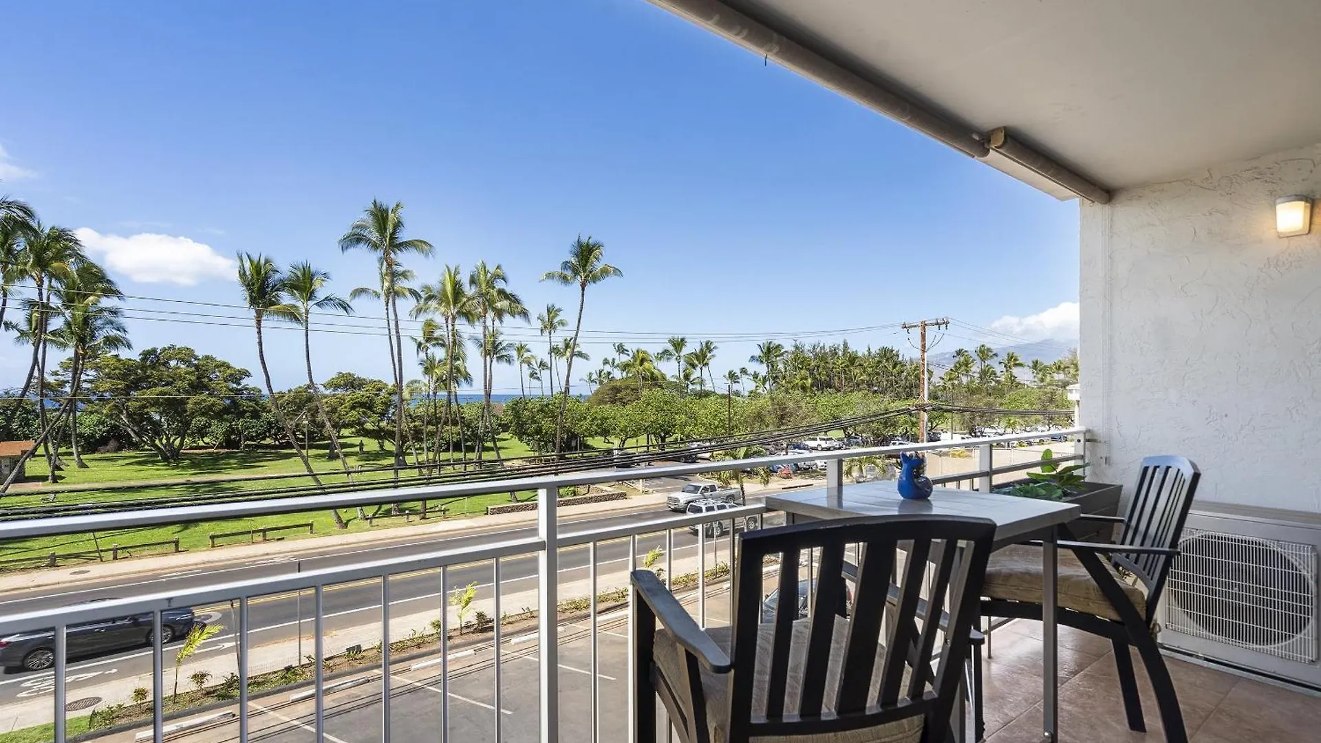 Island Surf 304 - Renovated, Ocean Views, Split Ac Villa Kihei